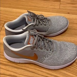 grey and rose gold nike shoes